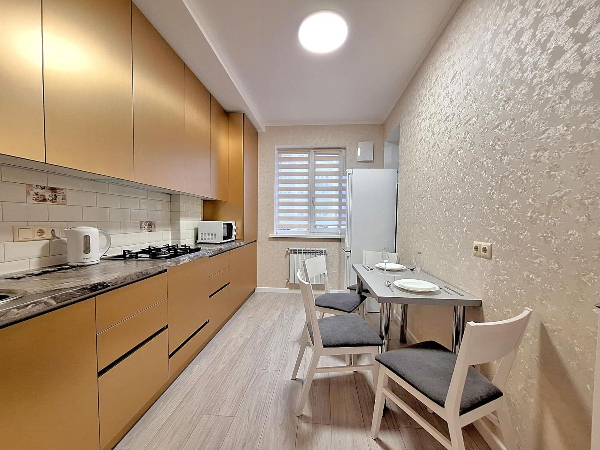 Apartment Alex Apartments: белосніжне ліжечко з безконтактним заселенням *